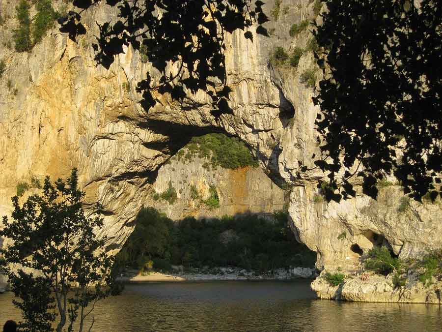 activité séminaire en Ardèche pont d'arc